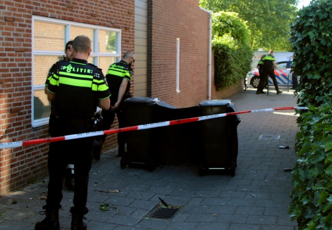Persoon raakt gewond bij steekpartij in woning Voorhout (Video update)